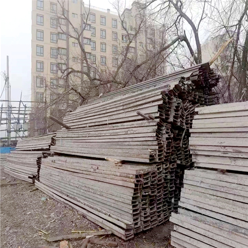 修(xiu)路鋼模(mo) 